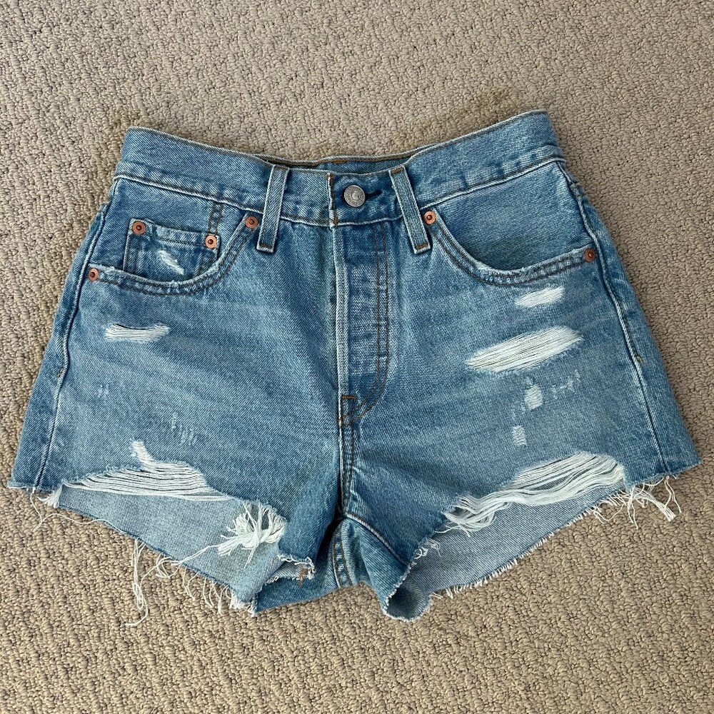 NWOT LEVI'S 501 High Rise Womens Denim Shorts